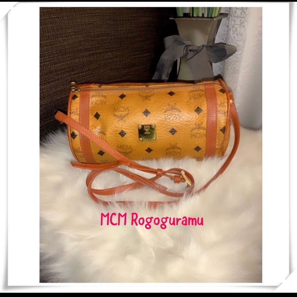 ✔️Sold on Ⓜ️ MCM ROGOGURAMU SLING